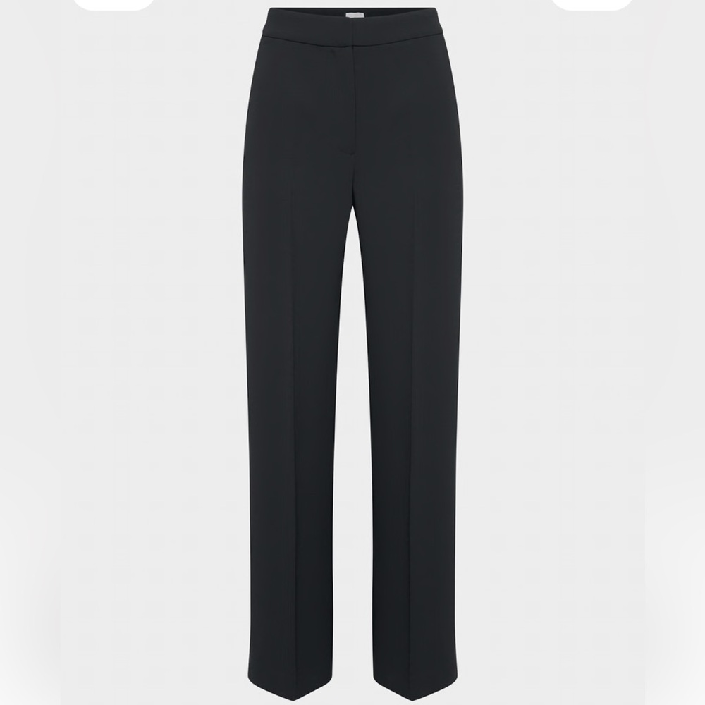Aritzia Black Limitless Pant in a Crepette